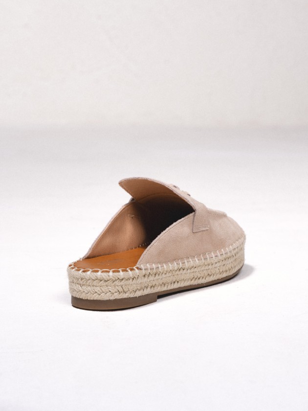 Sandals with rope sole