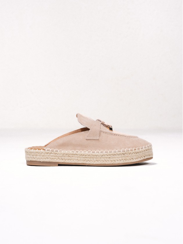 Sandals with rope sole