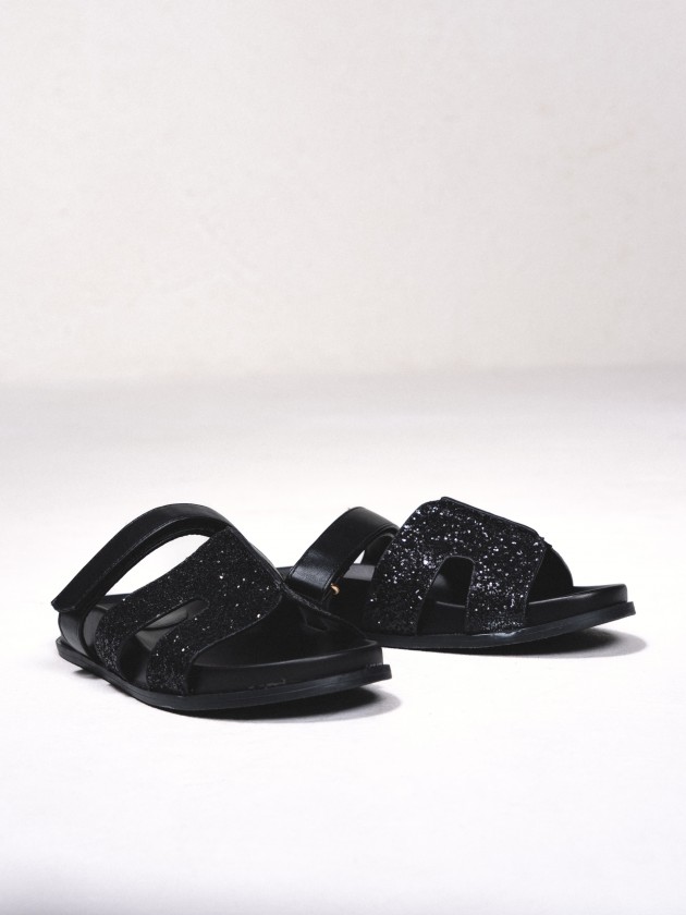 Sandales plates  brides