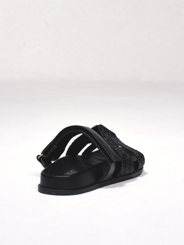 Sandales plates  brides