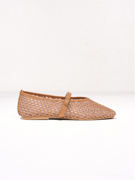 Chaussures plates au crochet