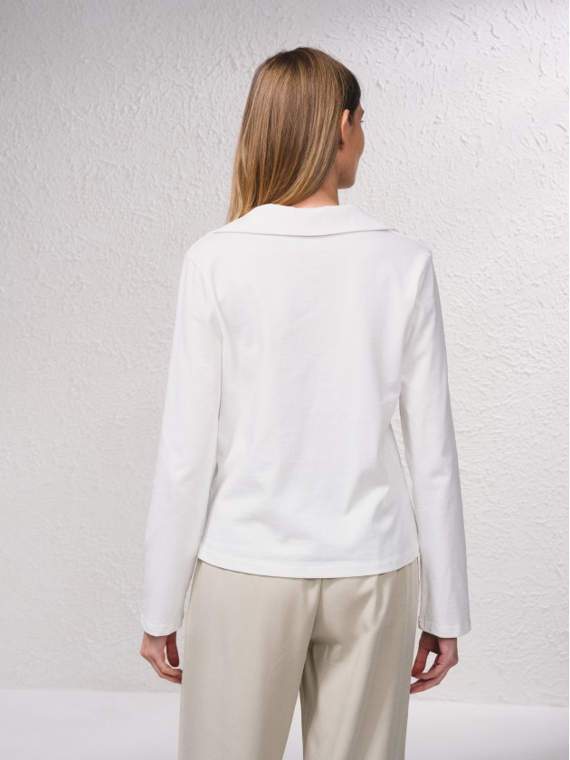 Polo sweater with bow