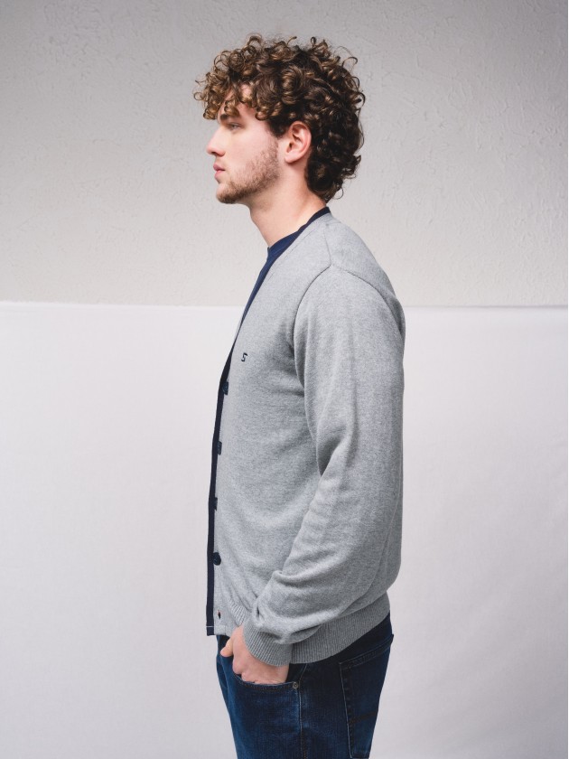 Cardigan com contrastes