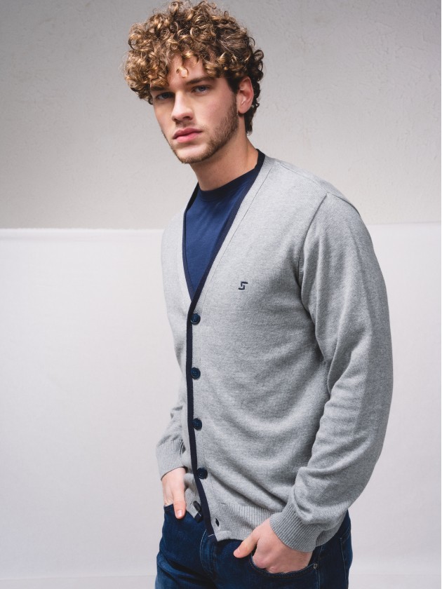 Cardigan com contrastes