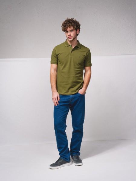 Polo pique com bordado