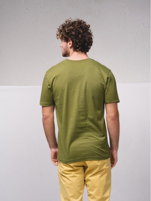 T-shirt bsica com bordado