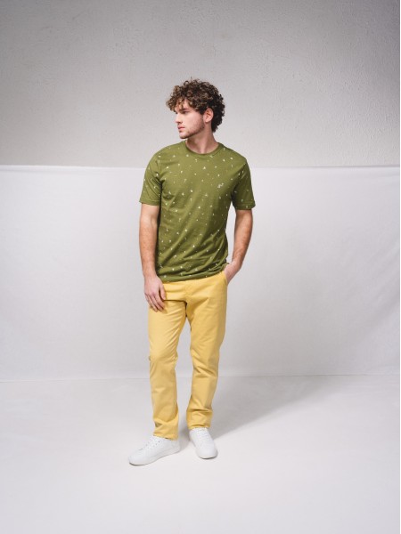 T-shirt estampada com bordado
