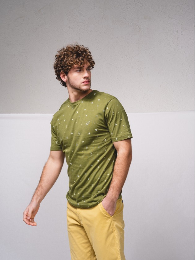 T-shirt estampada com bordado