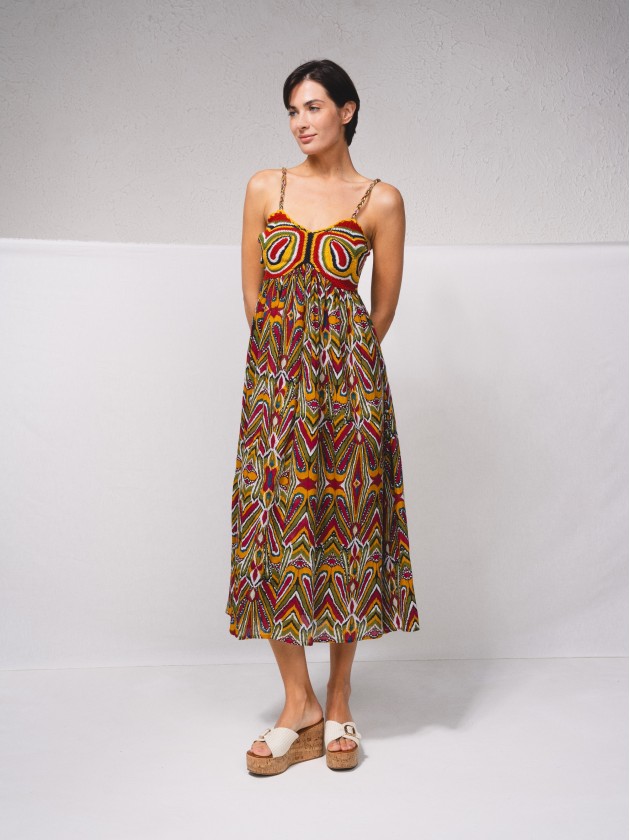 Vestido estampado com croch