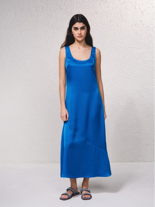 Vestido de alas acetinado