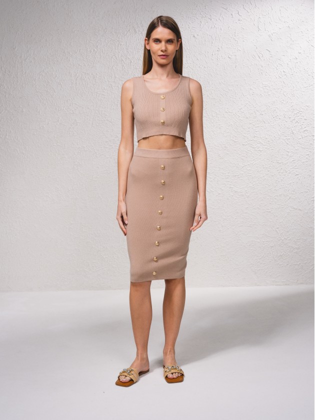 Top court en maille avec boutons