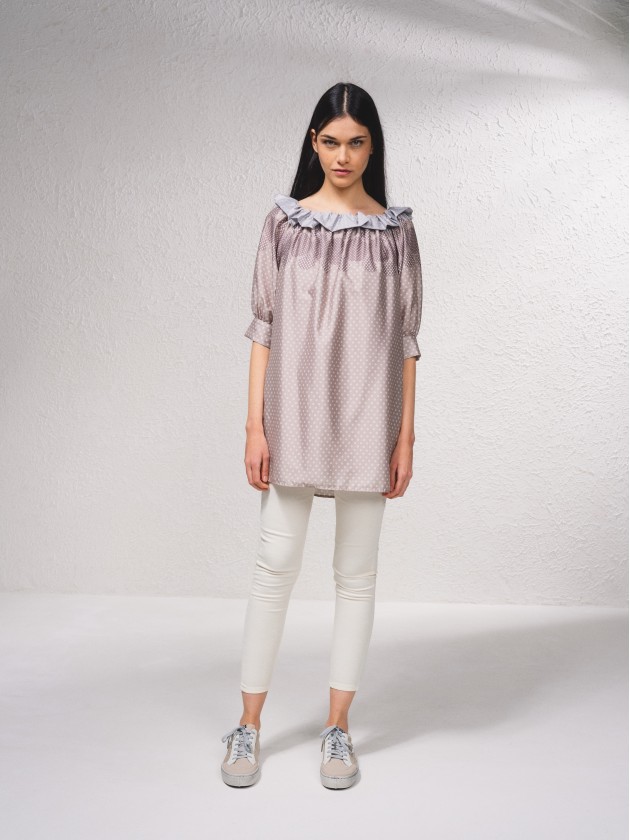 Blusa comprida bolinhas