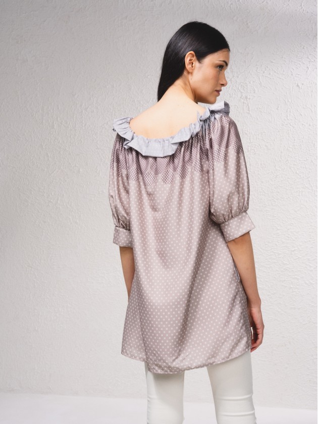 Blusa comprida bolinhas