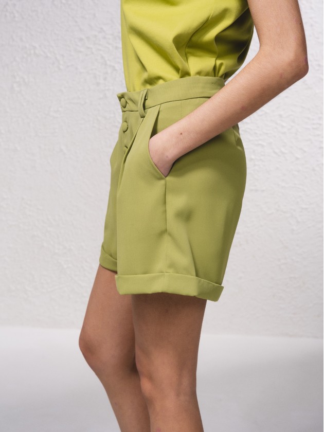 Short avec boutons