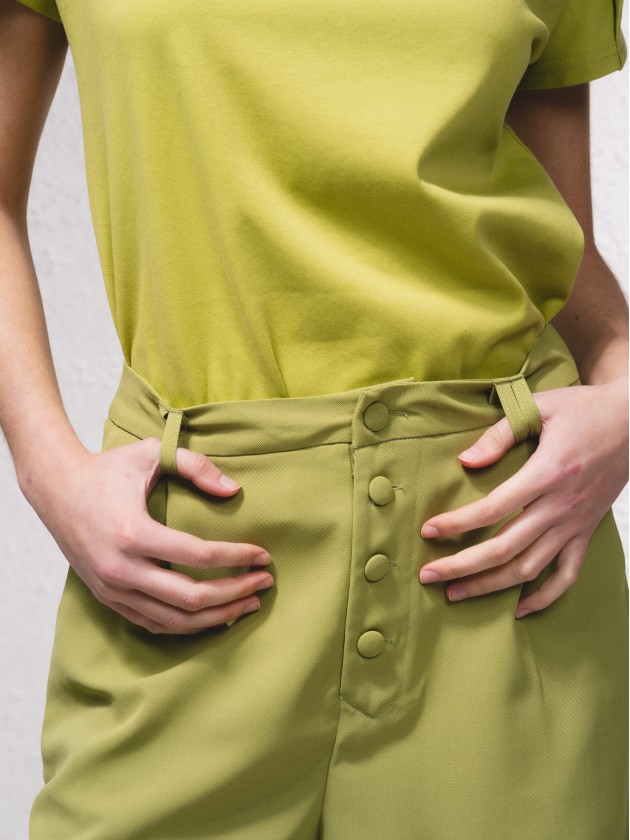 Short avec boutons