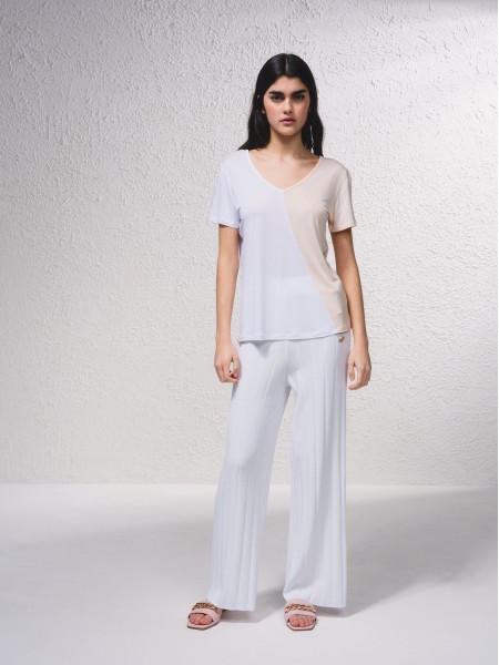 Basic v-neck t-shirt