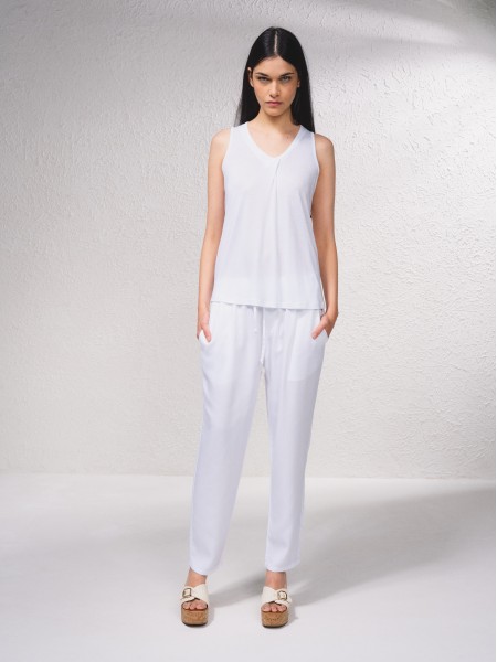 Basic v-neck top