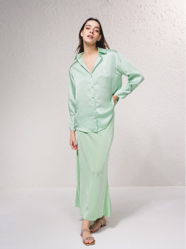 Camisa bsica acetinada