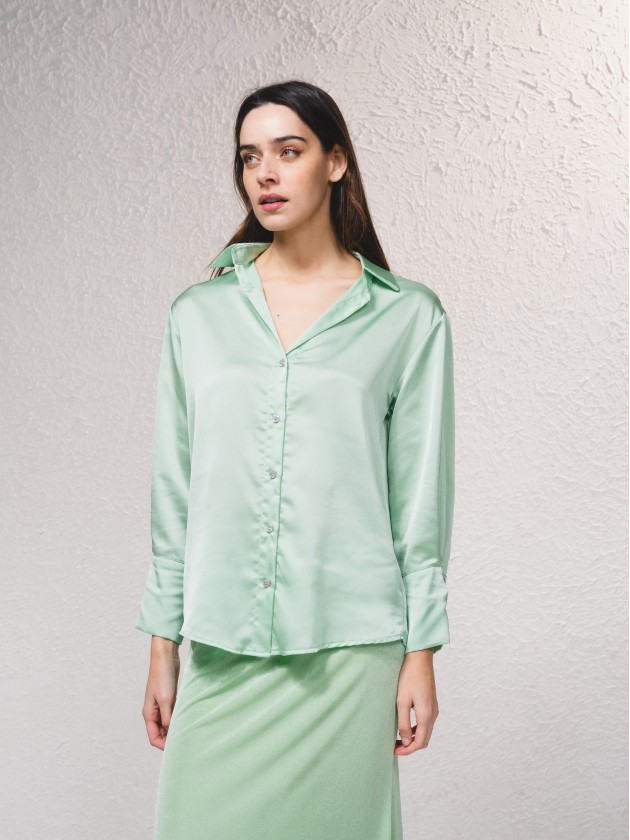 Camisa bsica acetinada
