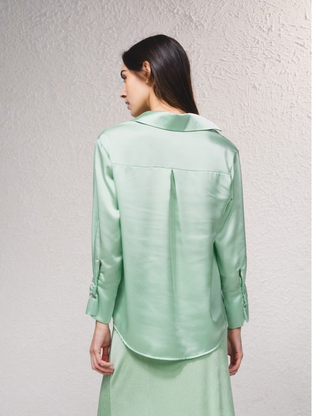 Camisa bsica acetinada