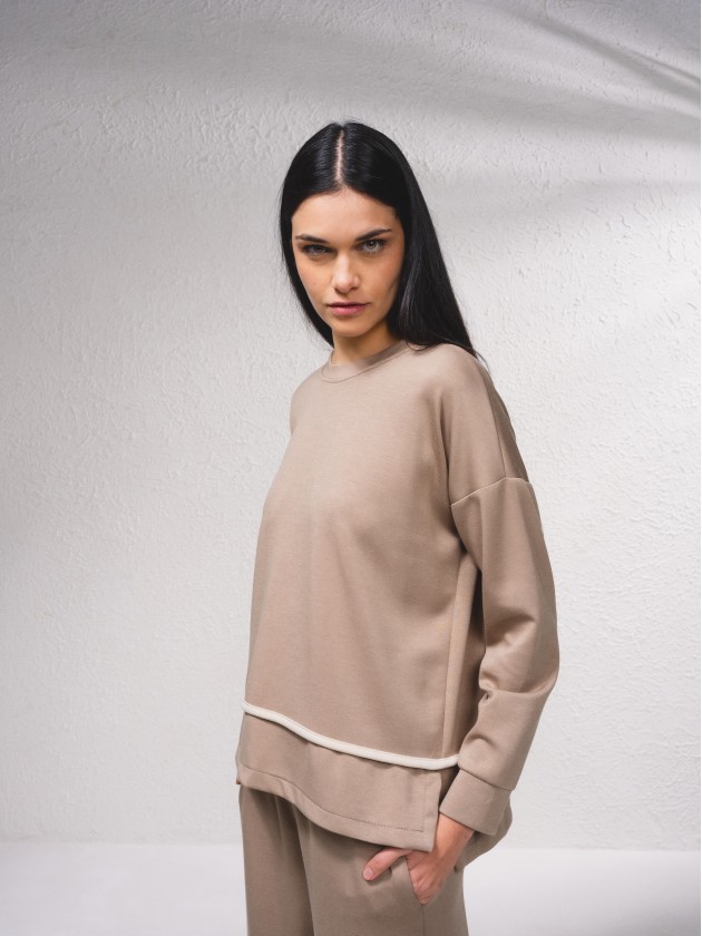 Sweater oversize com pormenor na bainha