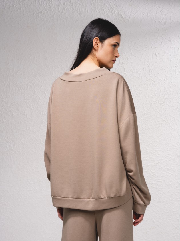 Camisola oversize decote em v