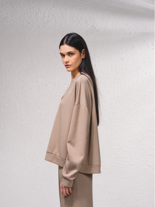 Camisola oversize decote em v