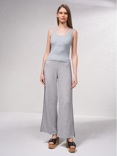 Mesh pants with side stripe