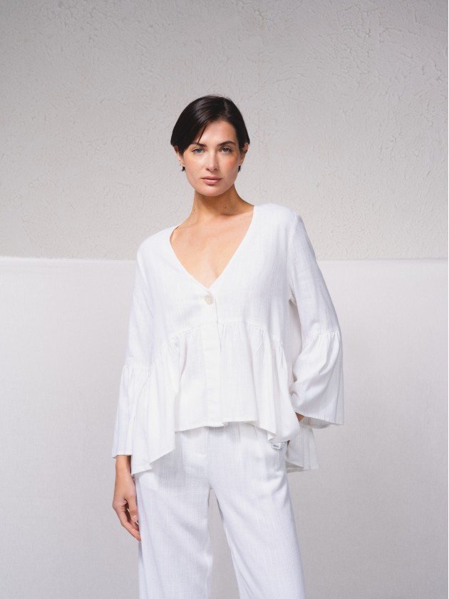 Blusa em mistura de linho com folhos
