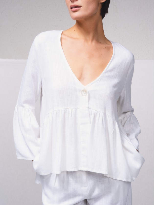 Blusa em mistura de linho com folhos