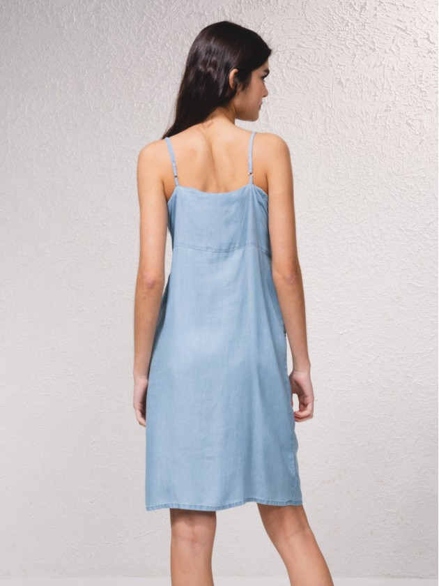 Vestido em tencel com lao