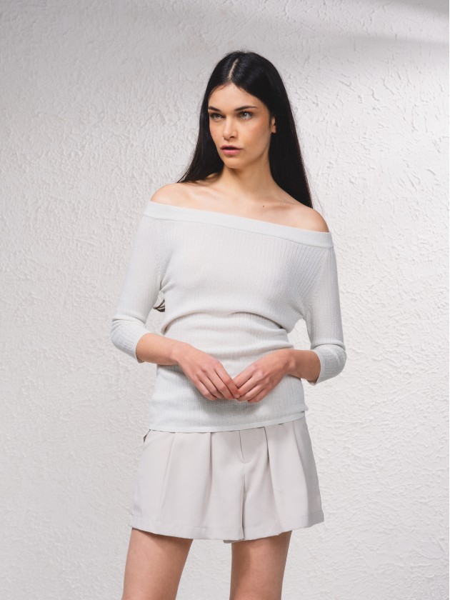 Camisola em lurex de ombros descobertos