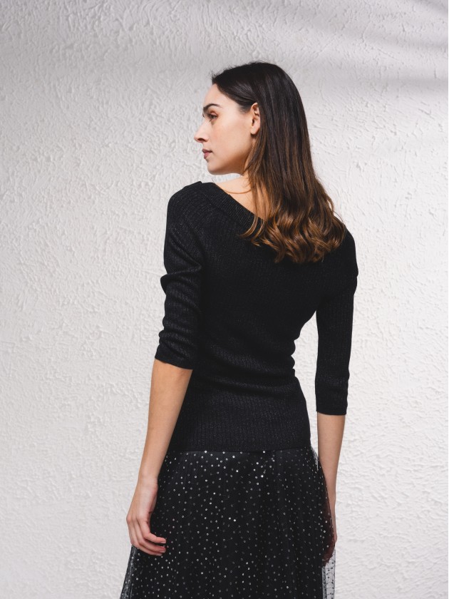 Camisola em lurex de ombros descobertos