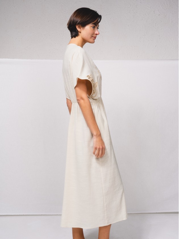 Robe avec dtails brods