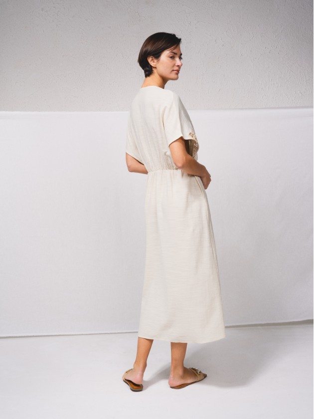 Robe avec dtails brods
