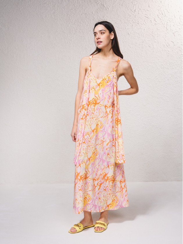 Robe en actine avec dcote en v