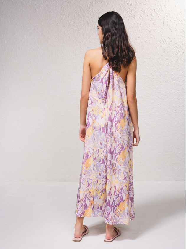 Vestido acetinado com decote em v