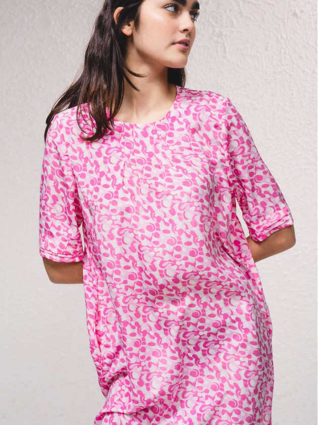 Robe courte en satin