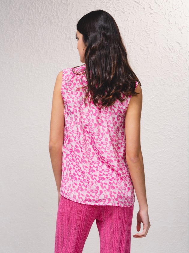 Blusa acetinada estampada