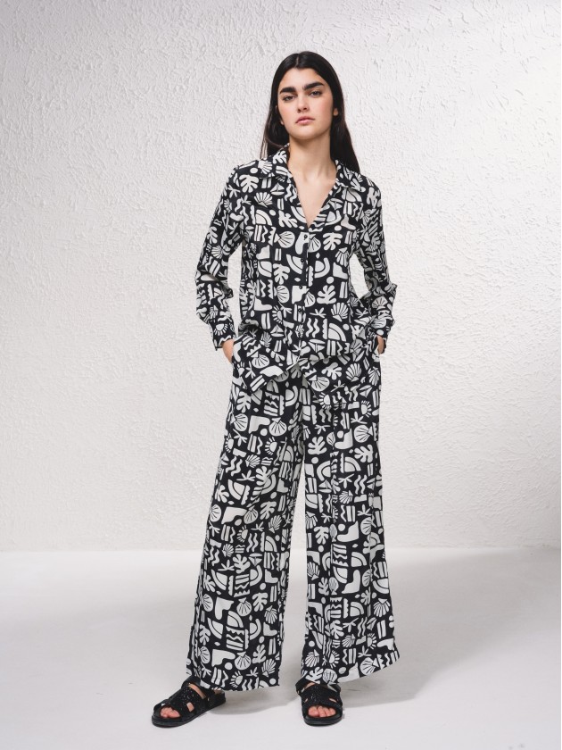 Blusa acetinada estampada