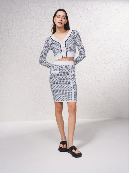 Knitted pattern coat