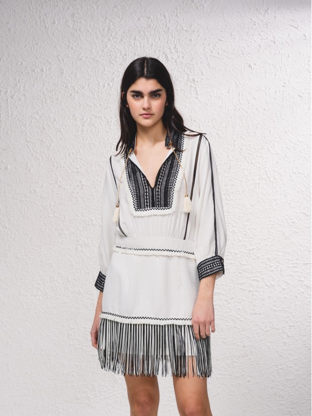Vestido com franjas
