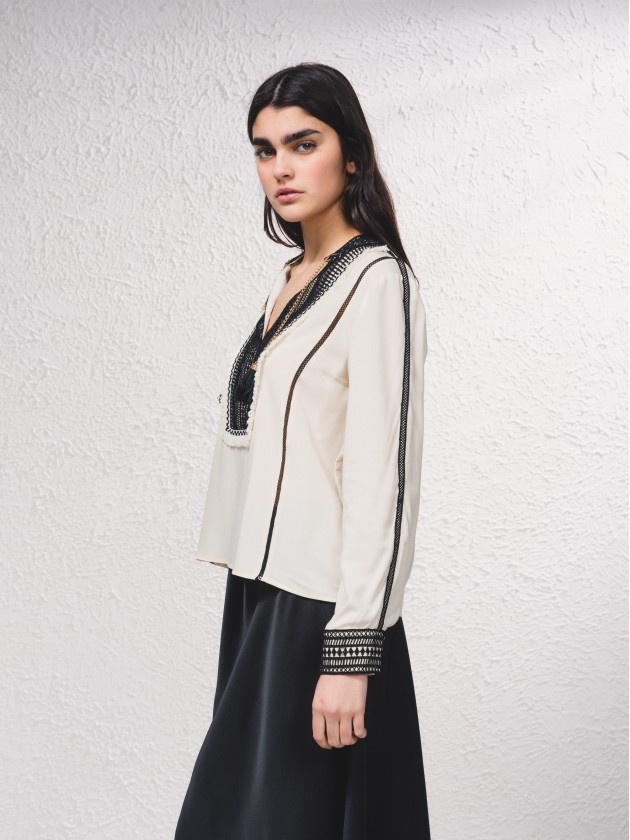 Blusa com detalhes