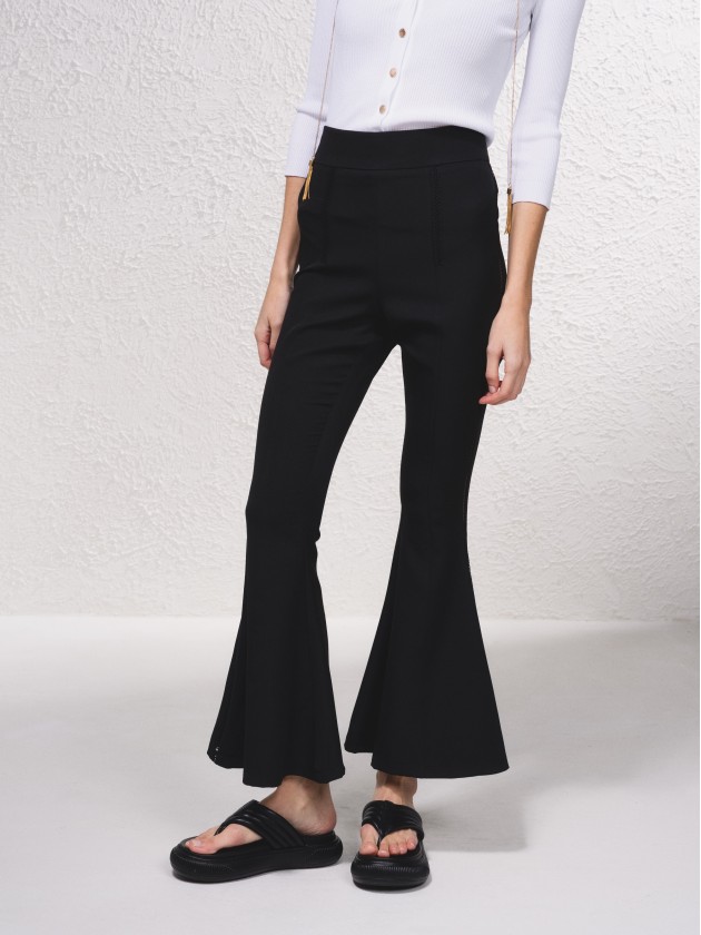 Pantalon pattes dlphant avec dtails brods