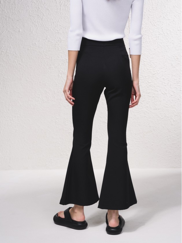 Pantalon pattes dlphant avec dtails brods