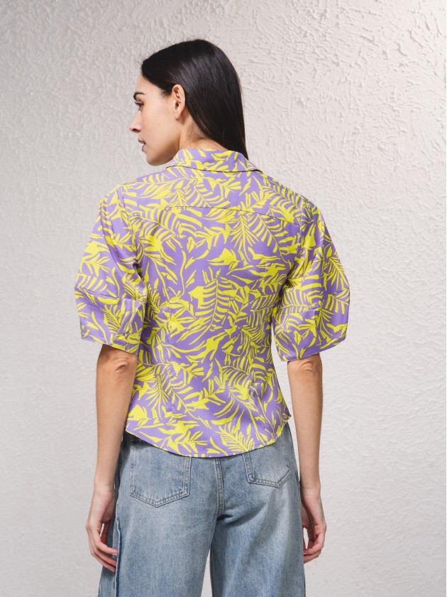 Blusa com estampado floral