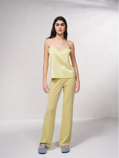 Top en satin avec dtails en dentelle