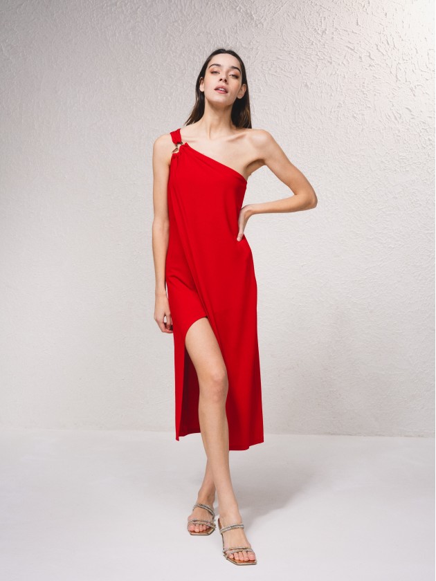 Vestido assimtrico com abertura