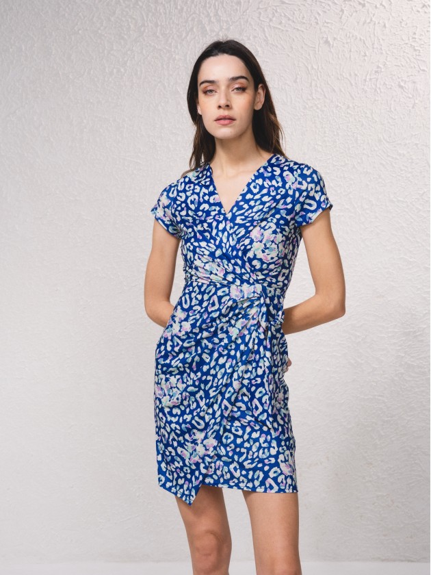Vestido curto em malha fria estampado