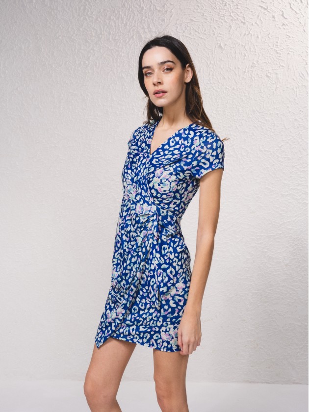 Vestido curto em malha fria estampado